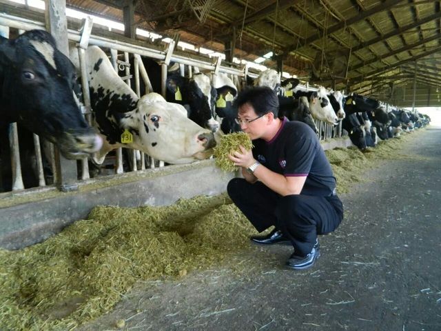【禾香鮮乳 936ml 12瓶組】單一牧場 100%無調整鮮奶 最好的牛奶來自最快樂的乳牛!