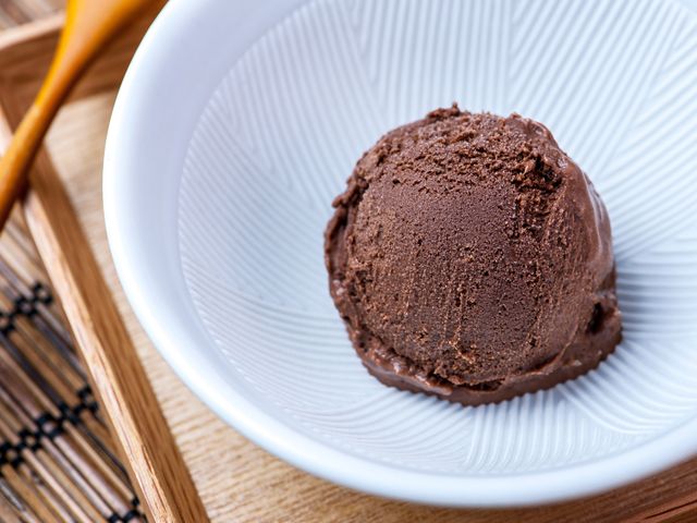 【大人味極黑巧克力(70%)】使用法芙娜莊園等級黑巧克力的 市面少見的大手筆!