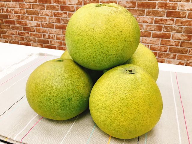 【季節限定 農夫阿倫的西施柚 10斤裝x2箱】果肉鮮嫩 甜而不失柚子的風味