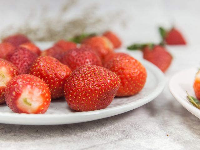 【愛在甜心 有機轉型草莓300gｘ3盒/箱(12粒/盒)】最夢幻的冬季水果 酸甜幸福滋味