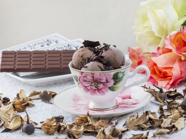 【奶香系列 - 古典巧克力口味 135ml獨享杯】法國的百年老字號巧克力 微苦與甜香完美平衡 風味獨特