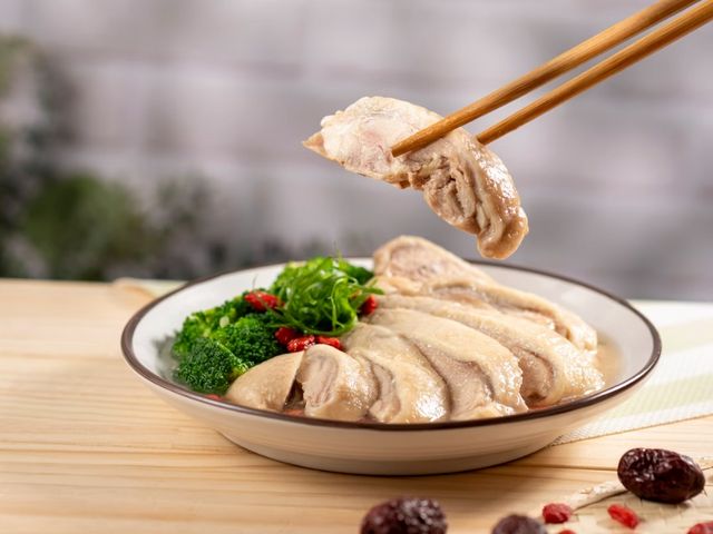 【醉雞腿(去骨腿)400g/包】南台灣自然放養土雞｜皮Q肉彈去骨腿，酒香中藥一口上桌