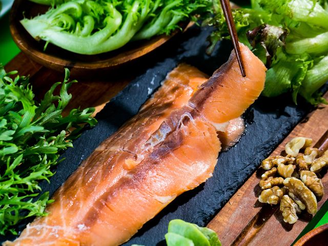 【土耕無毒生菜綜合包6入+煙燻鮭魚3包 免運組】滿滿的蔬菜纖維 超豐富的蛋白質