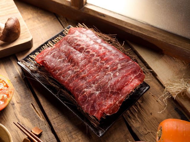 【台灣閹公牛 和牧清燙肉片 200g】厚度只有0.1公分 MIT「閹公牛」的美味老饕才懂