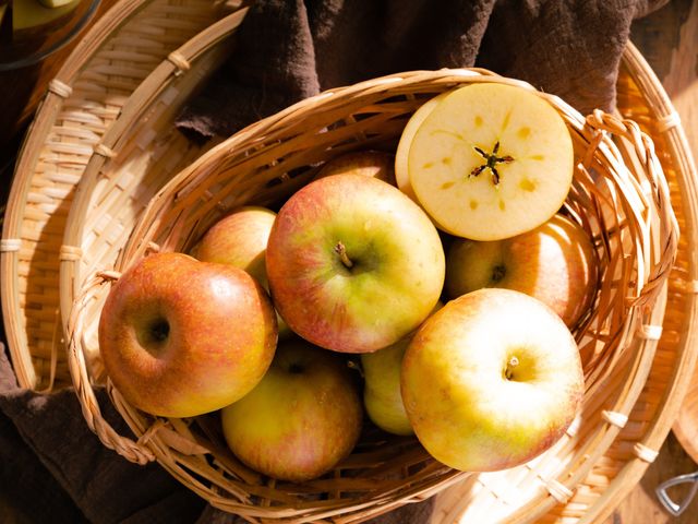 【產季中！台中梨山 套袋蜜蘋果8斤裝(特級)】濃郁蘋果香 口感風味讓人讚不絕口
