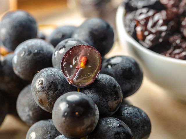 【黑玫瑰葡萄超值雙享組合】一次就可吃到鮮果＋果乾的雙重好滋味！