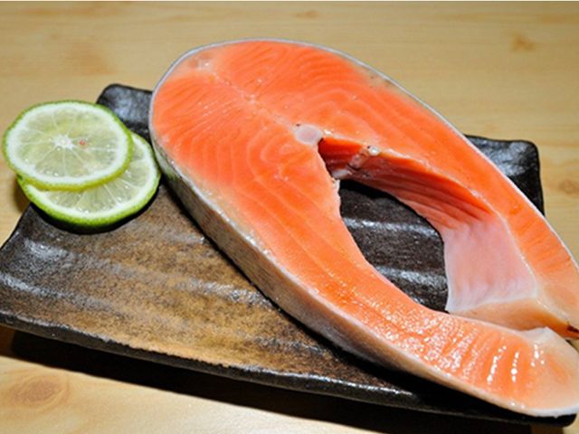 【鮭魚厚切】只要新鮮，簡單料理即是美味