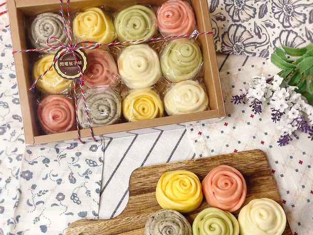 【玫瑰花饅頭禮盒(12顆裝)-純手工無添加】玫瑰花海饅頭｜老麵發酵手作，當日現蒸的溫柔香甜