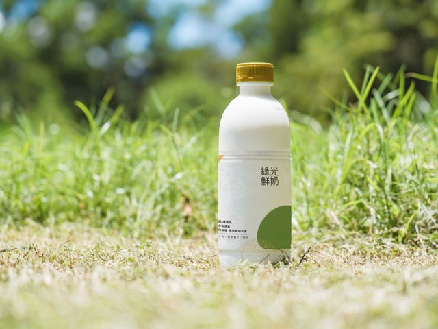 【綠光鮮乳 946ml 3瓶組】迷客夏自營牧場鮮奶  100%成分無調整的頂級牛奶