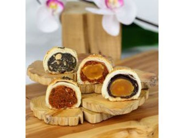 【吳師傅熱銷點心 - 酥皮經典禮盒(12入)】牛肉酥＋蛋黃酥｜傳承油皮包酥經典手藝月餅