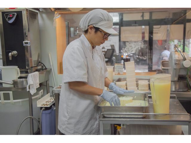 【慢慢弄乳酪坊 莫札瑞拉捲皮150g】台灣食材遇上職人功夫 道地南義風味