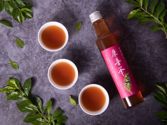 【八方茶業 - 台灣紅有機康普茶250mlＸ2瓶】原料簡單、口感天然的好茶