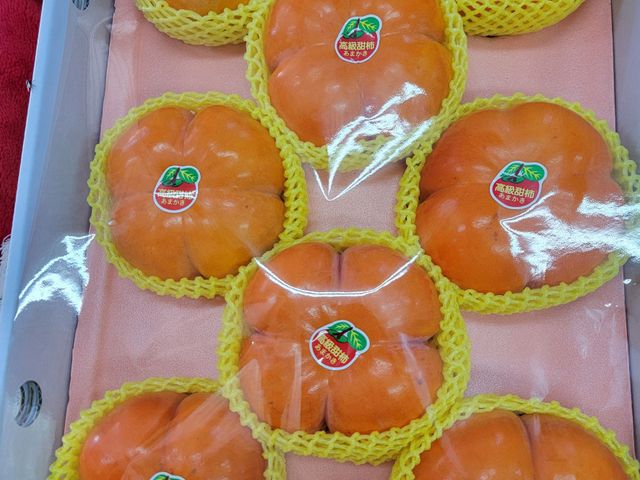 【仙境佳果！梨山日本甜柿8粒裝5.25斤禮盒】高海拔秘境果園的精品甜柿