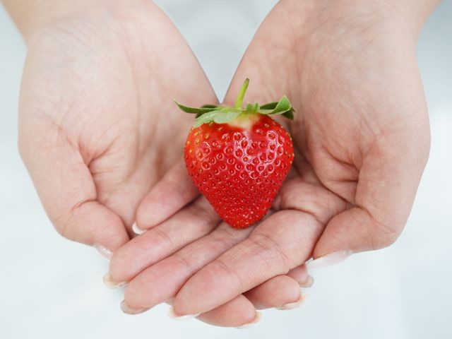【限量 王室紅草莓禮盒350g(18粒)X2盒】完全無農藥栽種 安心品嚐精品草莓