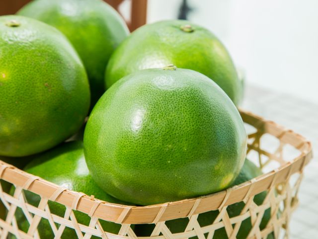 【新竹新埔 綠寶石黃金蜜柚 3.5斤裝】果大皮薄清甜微酸葡萄柚