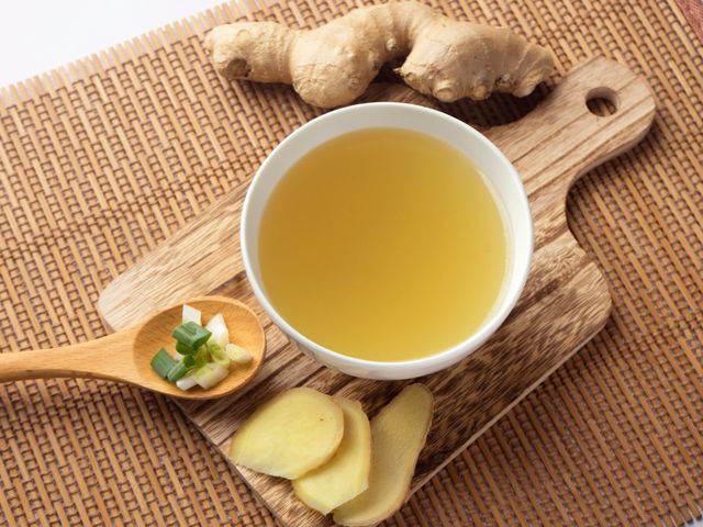 【中秋優惠 十八養場 滴雞精六入禮盒(加贈一包)】輕鬆閒飲，一點一滴孕育好氣色