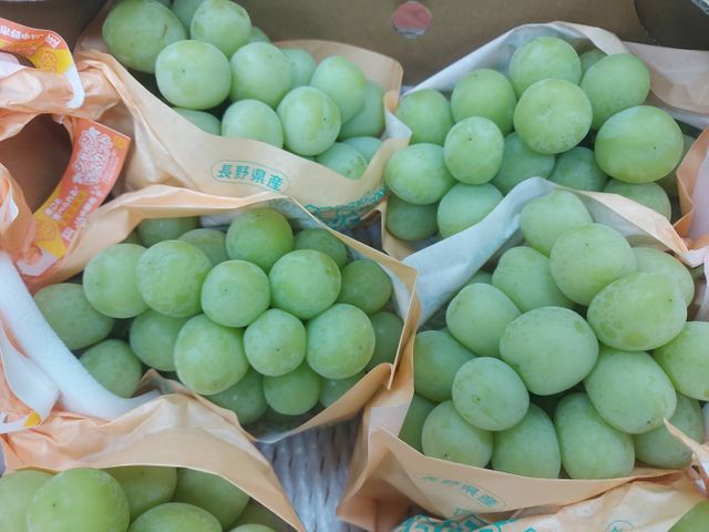 【限量夢幻珍品！日本麝香葡萄原裝箱5kg(7~8房)】翠綠色澤 如同寶石般珍貴