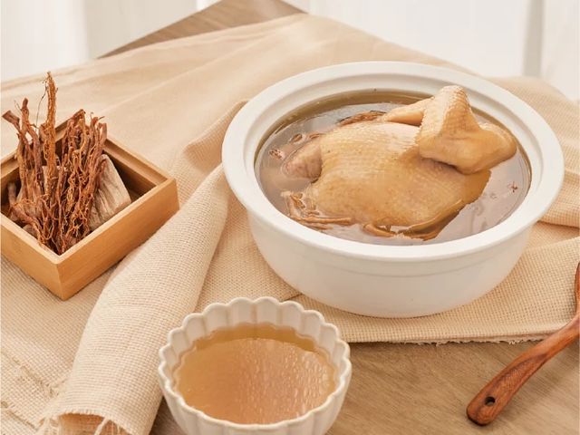 【心・雞湯(半雞)- 人蔘雞湯】用盡心雞，只為打造暖心時刻