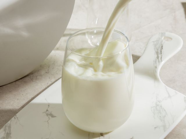 【綠光鮮乳 1892ml x4瓶組】迷客夏自營牧場鮮奶  100%成分無調整的頂級牛奶