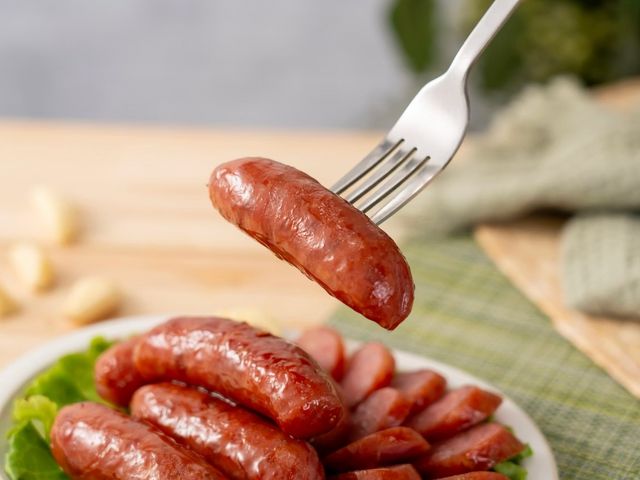 【野飼崎雞-雞腿肉香腸600g (原味)】南台灣龍崎山區放養土雞腿肉香腸