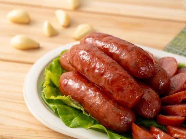 【野飼崎雞-雞腿肉香腸600g (原味)】南台灣龍崎山區放養土雞腿肉香腸