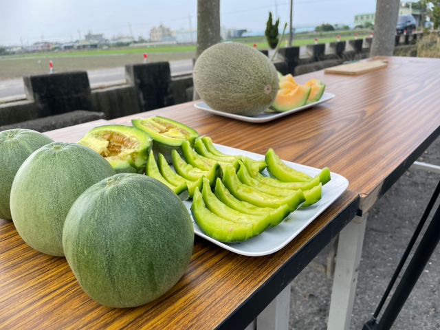 【採收中！嘉義水上 翠妞美濃瓜 10斤裝(大果)】綠皮綠肉香瓜 稀有甜瓜又脆又甜