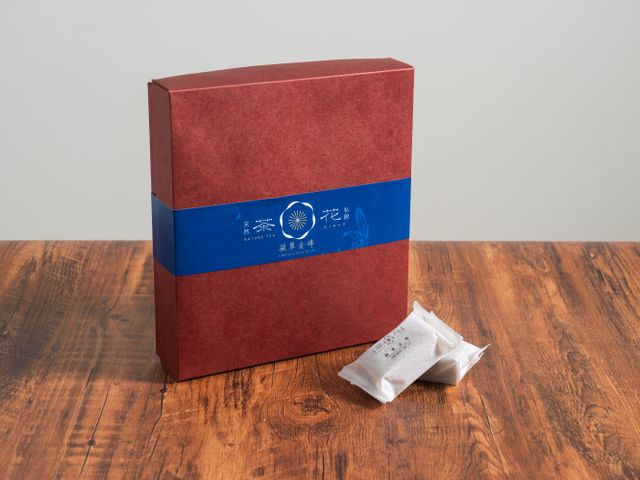 【新品優惠！凝翠金磚鳳梨酥禮盒(10入)奶蛋素】100%米粉製 包種茶添加 皮酥餡甜而不膩