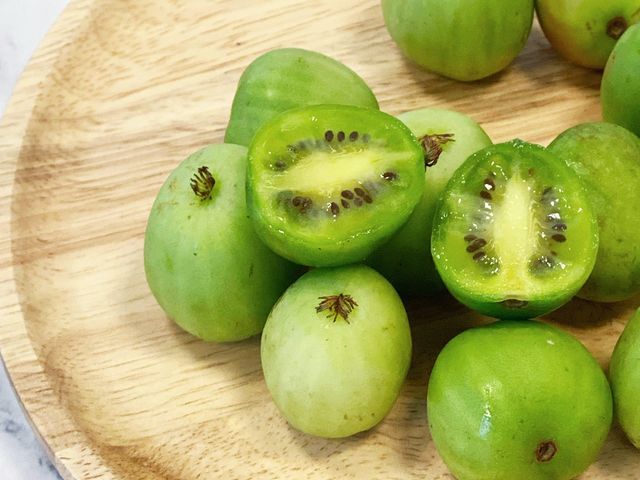 【一口爆汁！迷你奇異果寶寶】紐西蘭超級水果 小巧可愛的奇異果莓