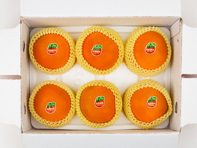 【好友日8折起！蘿拉的大雪山小鹿甜柿(惜福品)6粒裝】口感脆甜多汁 超人氣柿子！