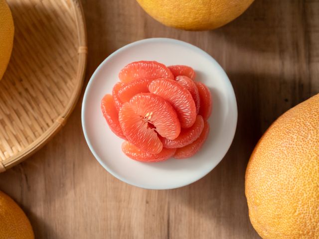 【台南梅嶺 鮮紅飽滿紅文旦(XL)10斤】果瓣晶瑩透亮 香甜多汁的紅柚！