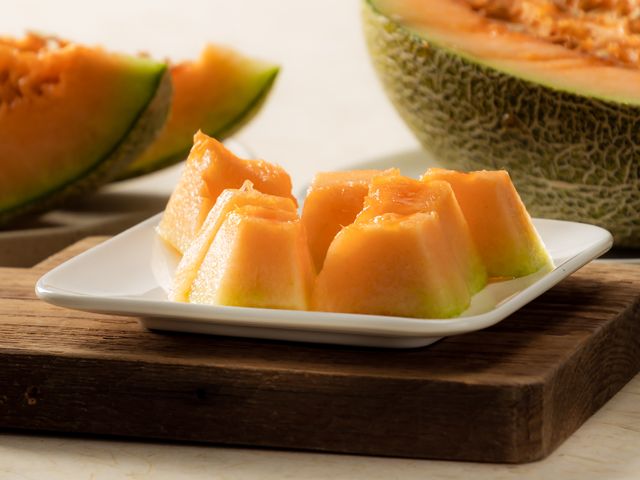 【哈蜜瓜夢幻品種！雙色果肉卡蜜拉】一口驚艷！刷新你對洋香瓜的想像