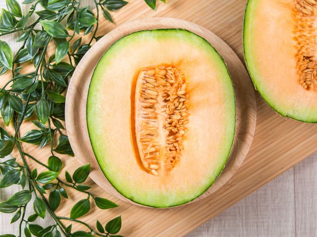 【哈蜜瓜夢幻品種！雙色果肉卡蜜拉】一口驚艷！刷新你對洋香瓜的想像