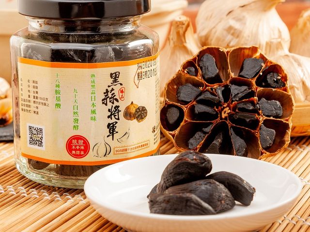 【黑蒜將軍 - 即食黑蒜150g罐裝】把蒜頭變成了「黑鑽石」，給身體最溫柔的守護