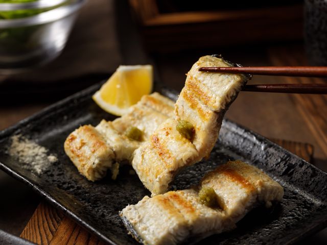 【豐盛年樺 - 日式炙燒白鰻1kg禮盒(4-5尾)】外銷日本高等級白鰻魚 加熱即食好新鮮