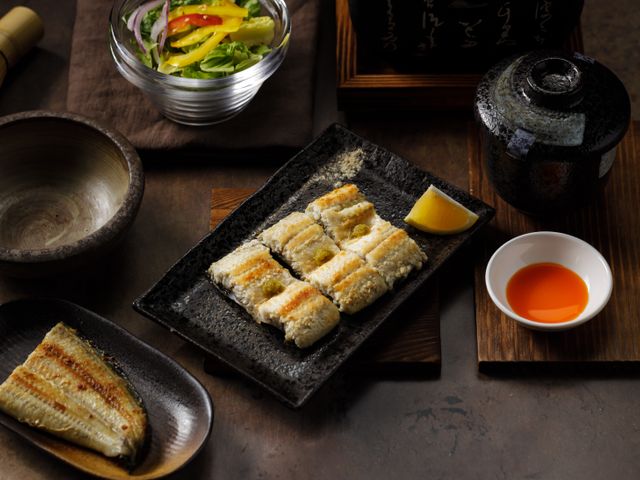 【豐盛年樺 - 日式炙燒白鰻1kg禮盒(4-5尾)】外銷日本高等級白鰻魚 加熱即食好新鮮