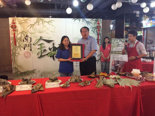 【南門市場 老林記 麻辣臭豆腐x2包 全素(500gx2)】手工素豆腐製作 私房中藥調味而成