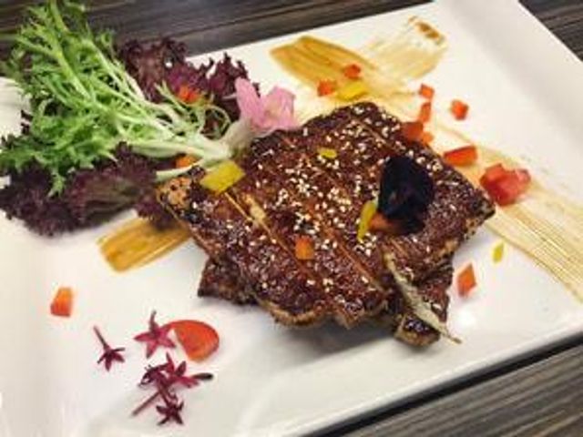 【南門市場 老林記 照燒素鰻 全素(200g)】鹹香醬汁 猴頭菇製成