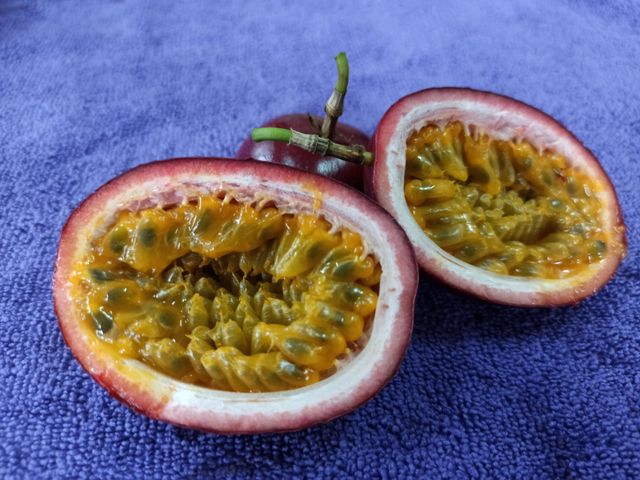 【妞妞果園 產銷履歷百香果】初夏就能吃到的酸甜美味