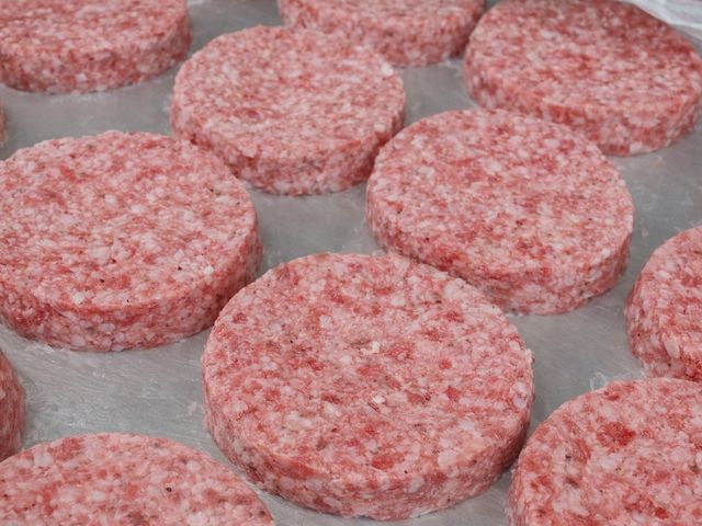 【週三好友限定! 鹿兒島A5和牛低脂漢堡排 x4包】咬一口就回不去！