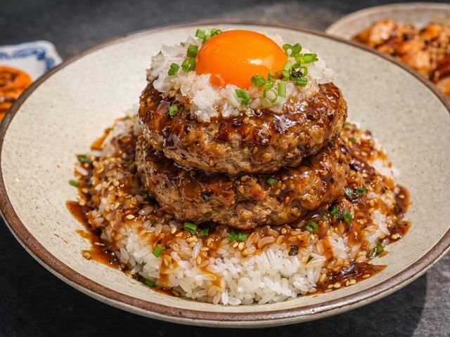 【週三好友限定! 鹿兒島A5和牛低脂漢堡排 x4包】咬一口就回不去！