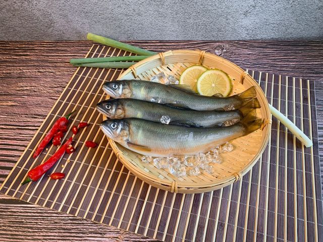 【富春水產 大尾極品公香魚冷凍盒裝(7~8尾)】宜蘭在地養殖香魚｜日本料理等級嚴選