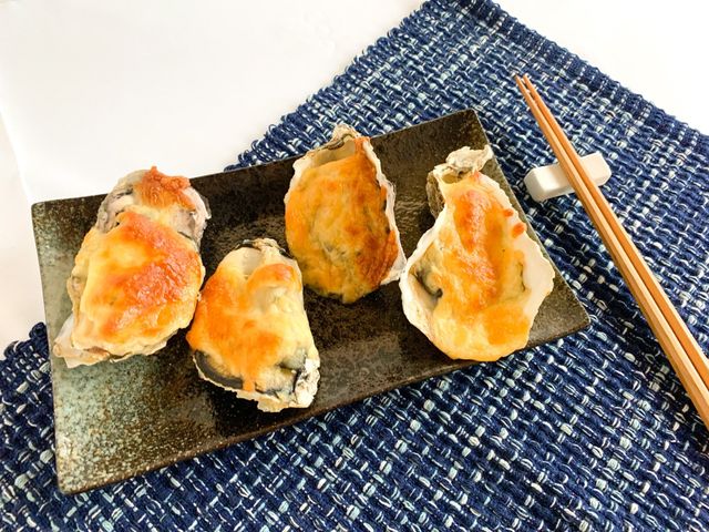 【富春水產 日本兵庫全殼(2L)大生蠔8顆裝】俗稱海中牛奶 營養價值豐富