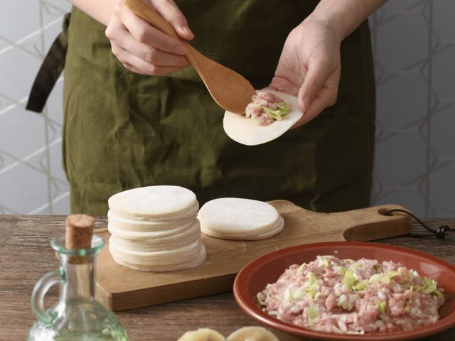 【亞麻籽黑豬高麗菜水餃 24入】清爽爆汁・越吃越順口的家常經典