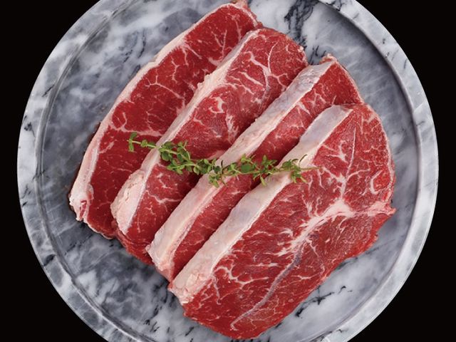 【買六送四！免運！天然草飼嫩肩牛排一組(共10片)】來自南美洲的優質牛肉 100%天然放牧