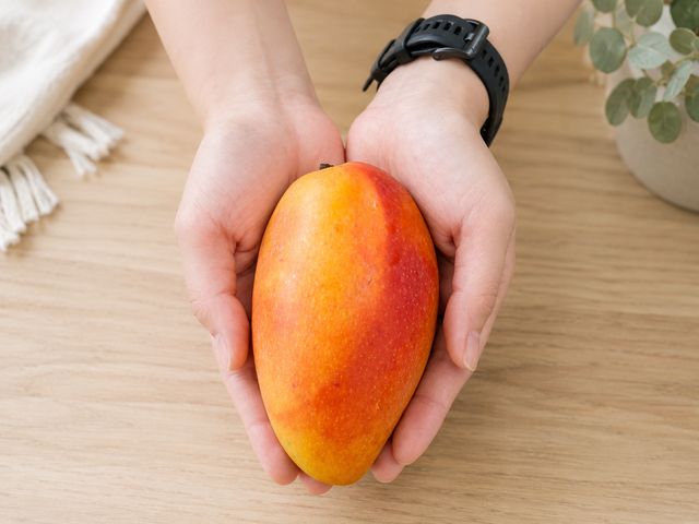 【高雄燕巢 水蜜桃芒果 10斤裝】鮮嫩多汁，細緻果香的珍稀美味