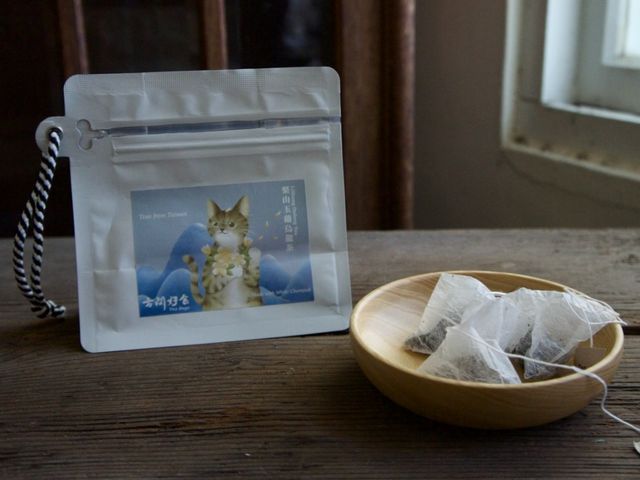 【方間好食 梨山玉蘭烏龍茶包 1包(2.5gx12入/包) 】熟悉的街邊白花香氣