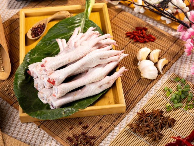 【標裕牧場 雞腳 x3份 （300g/十支/份）】100%天然植物性飼料養成｜雞肉鮮甜標裕放走雞
