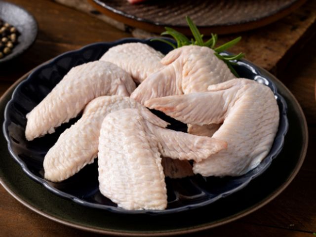 【中秋限量！生鮮組 本格海陸盛合(送保冷袋)】專為講究食材本質的饕客打造！