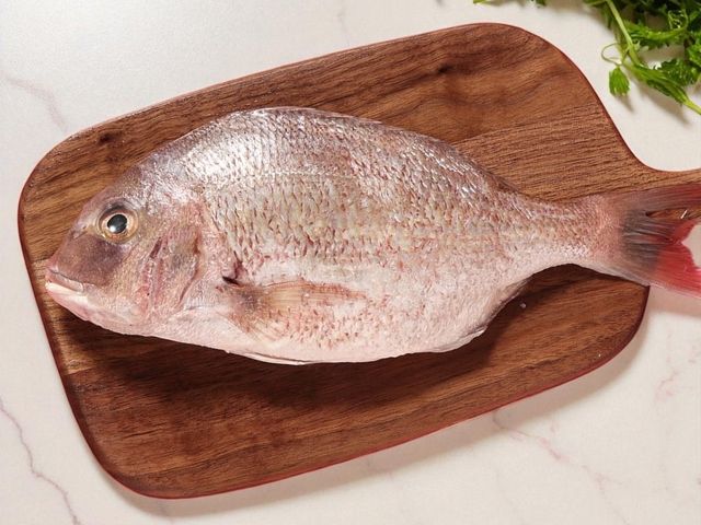 【台灣養殖--澎湃全魚3入組套餐（金鯧魚＋紅魚＋真鯛）】業界最高等級 全環控室內養殖場急凍技術保鮮