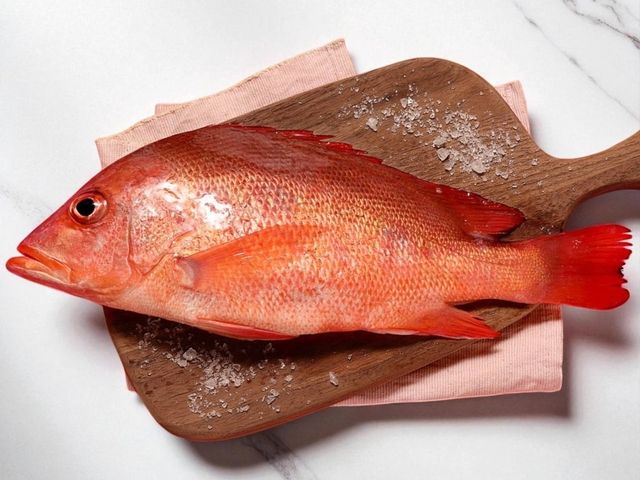 【台灣養殖--澎湃全魚3入組套餐（金鯧魚＋紅魚＋真鯛）】業界最高等級 全環控室內養殖場急凍技術保鮮